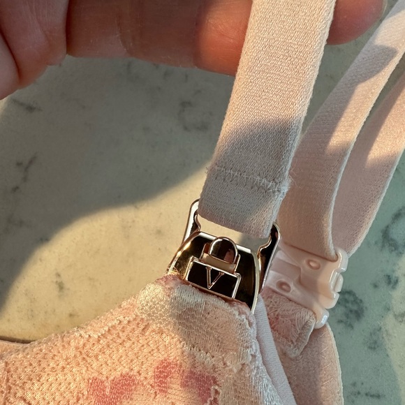 Victoria’s Secret-Body by Victoria nursing bra no wire Pink Lace 36DDD EUC - Picture 12 of 14